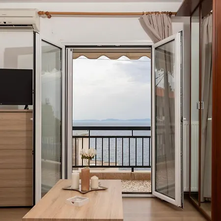 With Sea View In Διαμέρισμα