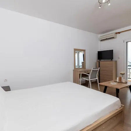 Apartament With Sea View In Neos Marmaras