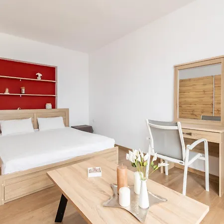 Apartament With Sea View In *