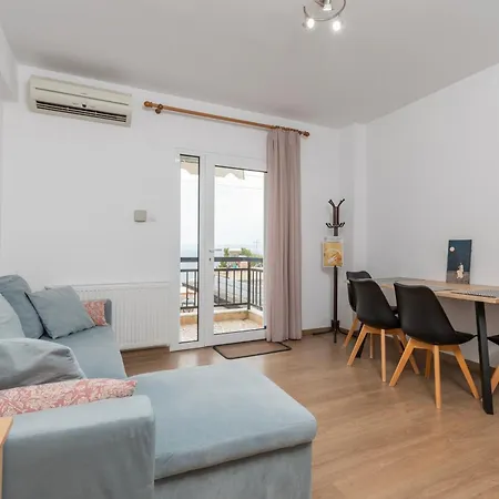 With Sea View In Apartament *